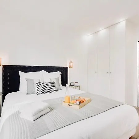 Elegance Contemporaine Sublime 3 Impeccablement Agencees Lejlighed Paris